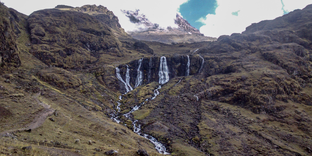 lares tour